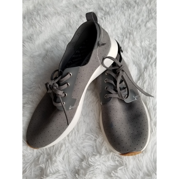 Steve Madden Other - Mens Steve Madden Perforated Sneakers